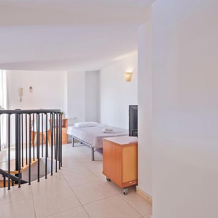Velor Apartamentos Turisticos Castelldefels Exterior photo