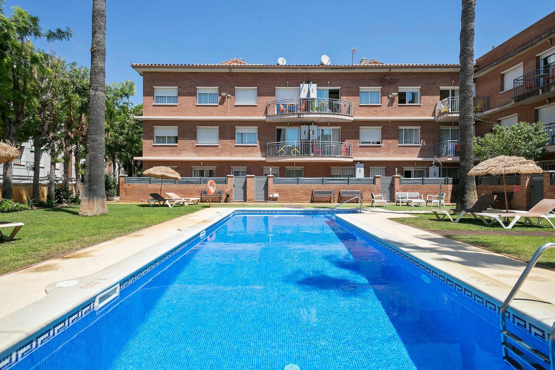 Velor Apartamentos Turisticos Castelldefels Exterior photo