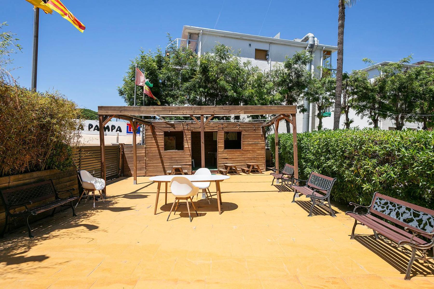 Velor Apartamentos Turisticos Castelldefels Exterior photo