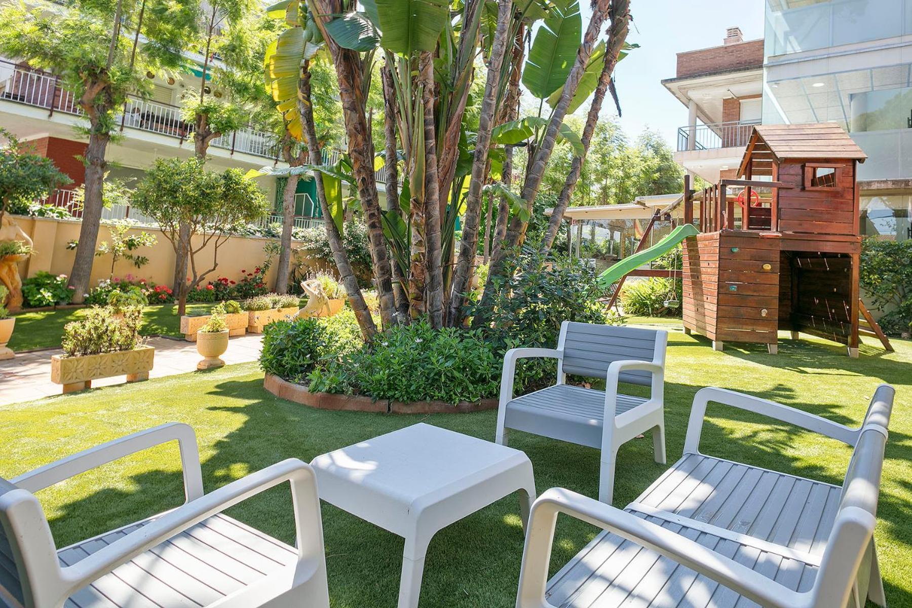 Velor Apartamentos Turisticos Castelldefels Exterior photo