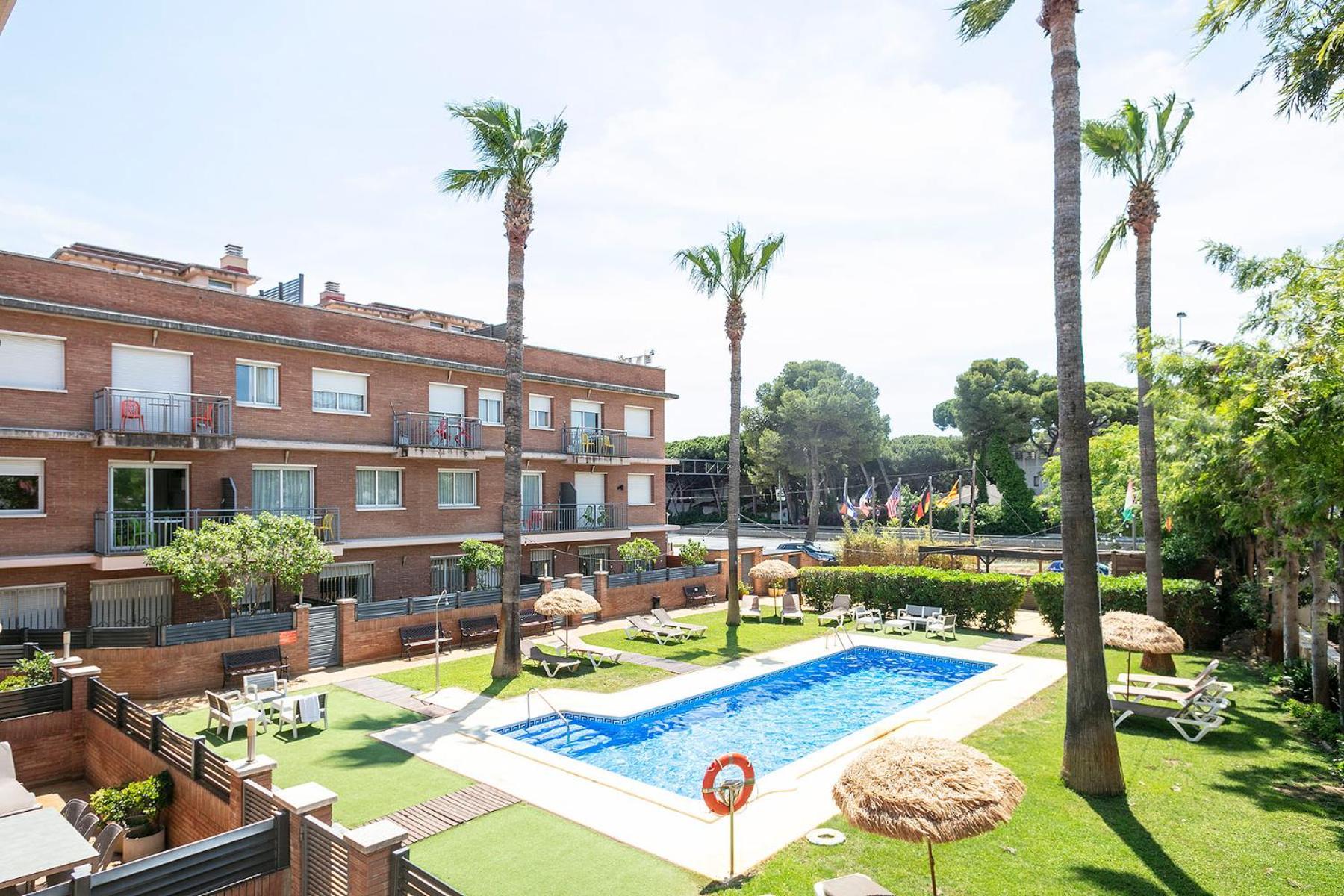 Velor Apartamentos Turisticos Castelldefels Exterior photo