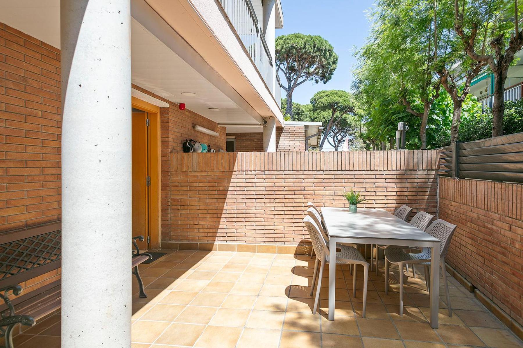 Velor Apartamentos Turisticos Castelldefels Exterior photo