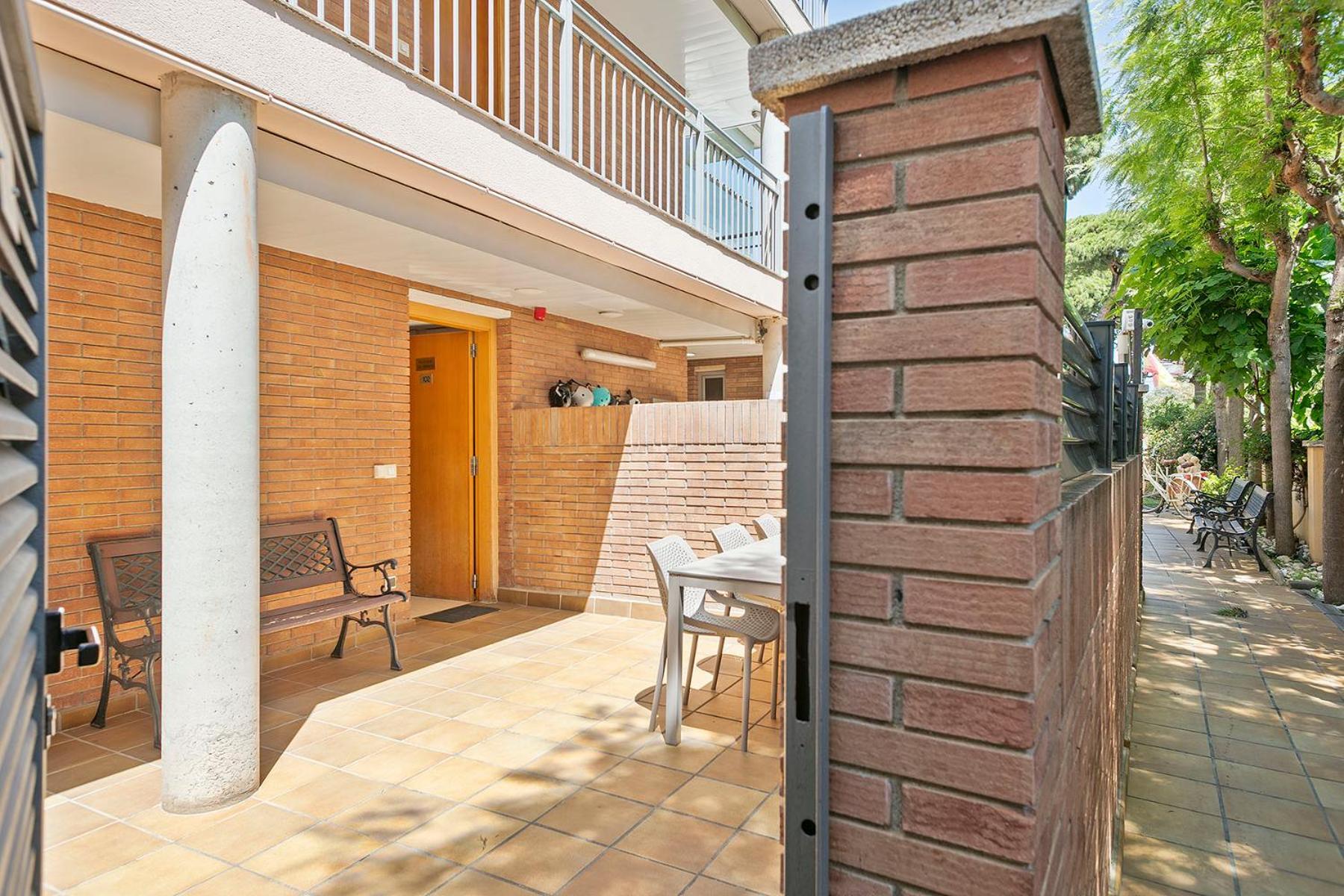 Velor Apartamentos Turisticos Castelldefels Exterior photo